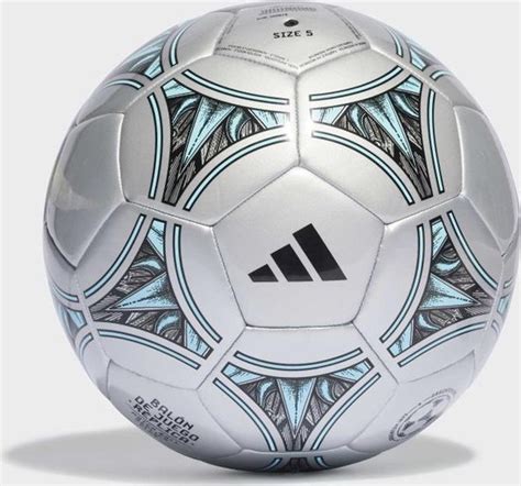 top republique jeu voetbal adidas maat 5